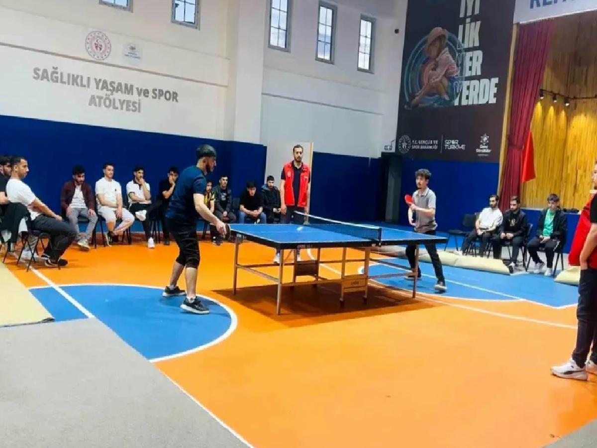 Erzincan’da Gençlik Haftası Masa Tenisi Turnuvası