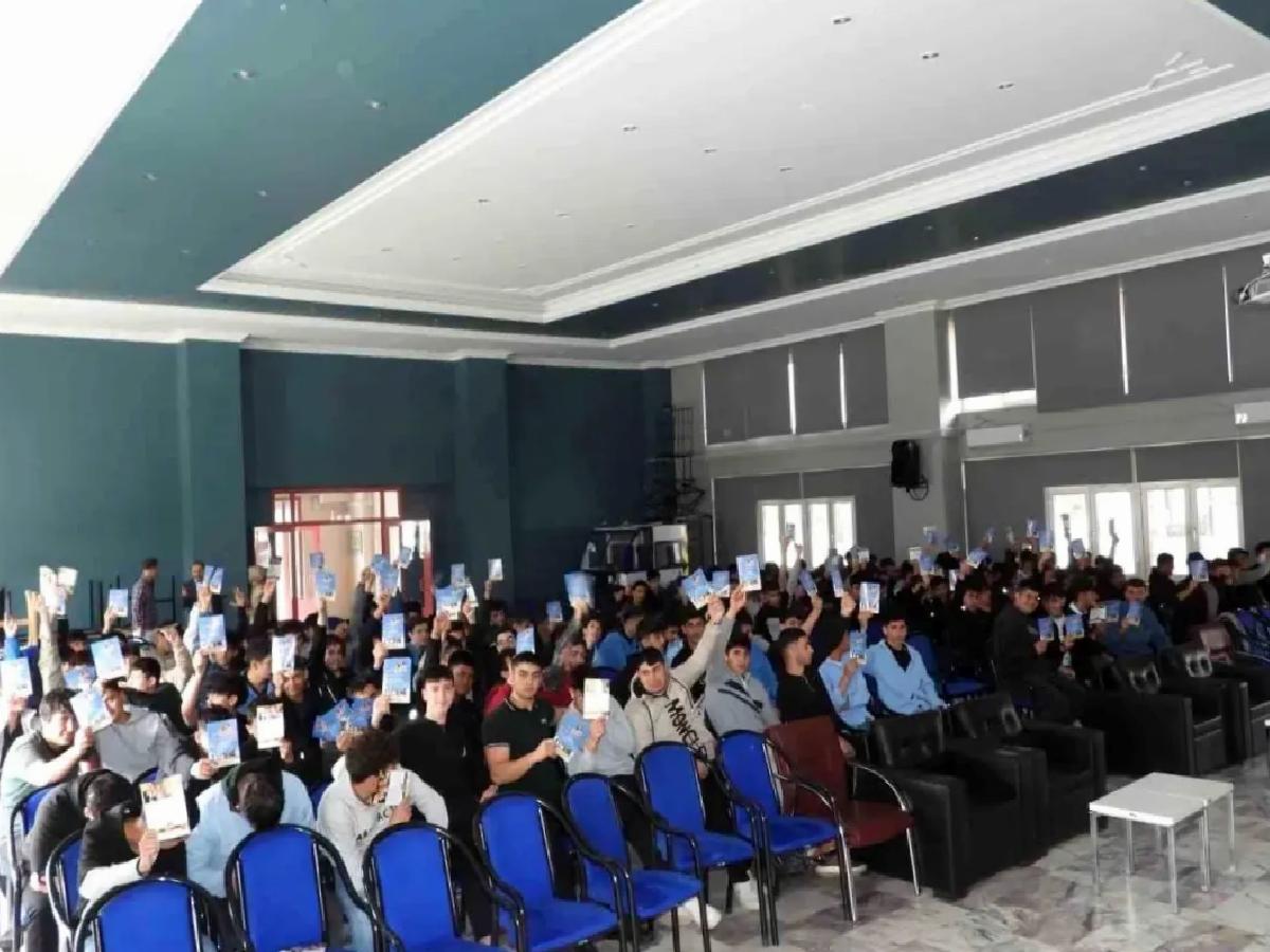 Erzincan’da ‘Gençlik ve Güvenli Gelecek’ Projesi