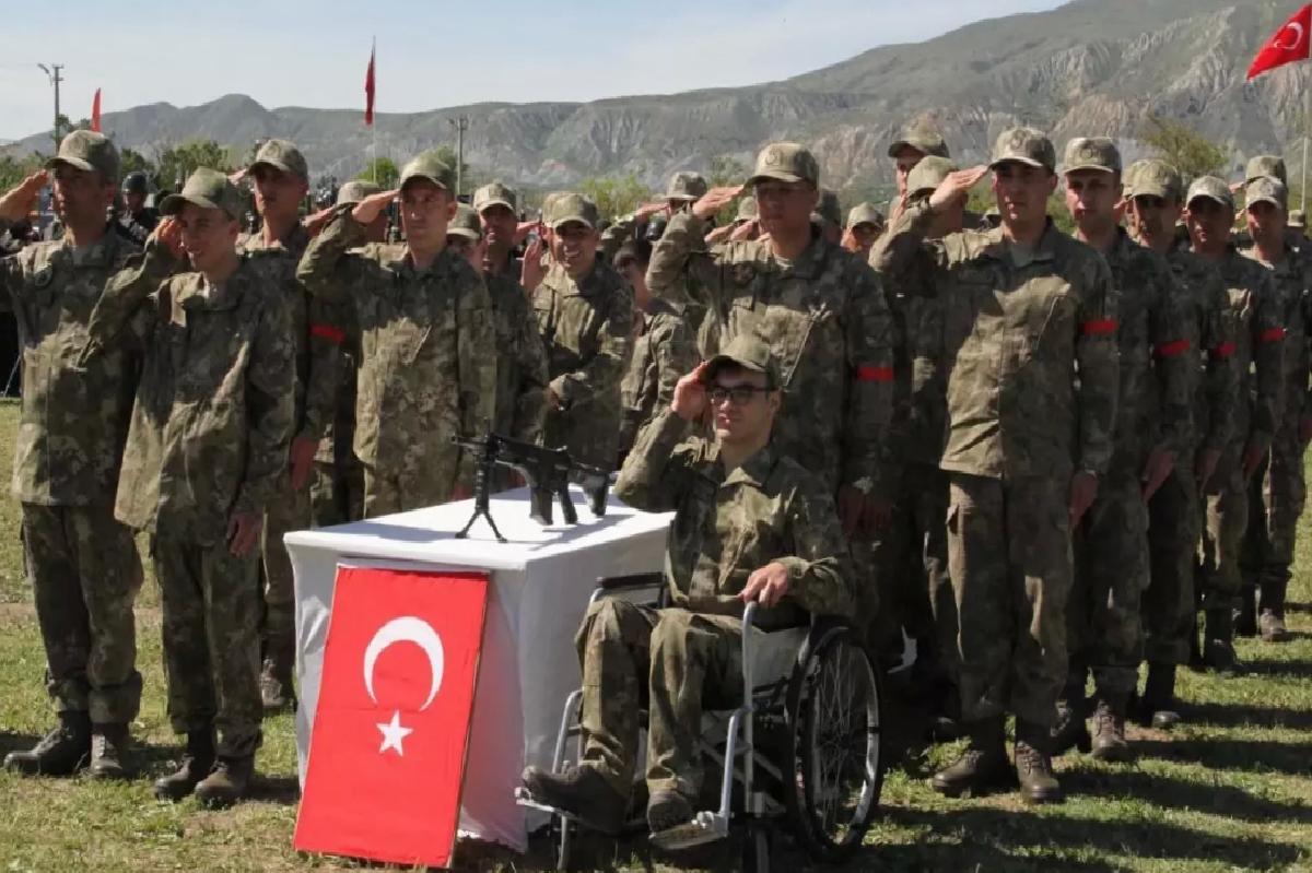 Erzincan’da Özel Gereksinimli Bireyler Askerlik Heyecanı Yaşadı
