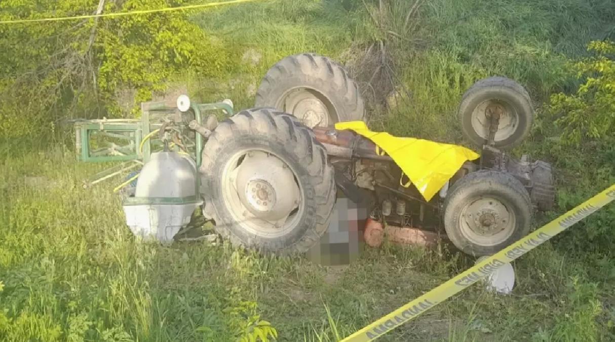 Erzincan’da Traktör Devrildi, Sürücü Hayatını Kaybetti