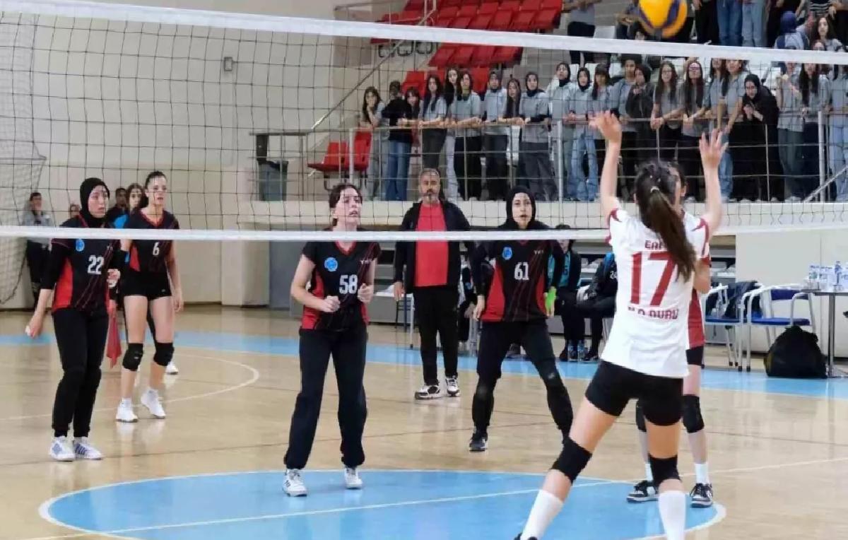 Erzincan’da Voleybol Şampiyonası Tamamlandı