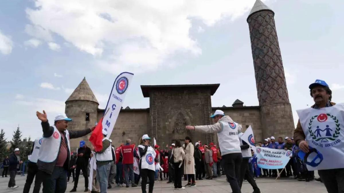 Erzurum’da 1 Mayıs Coşkusu