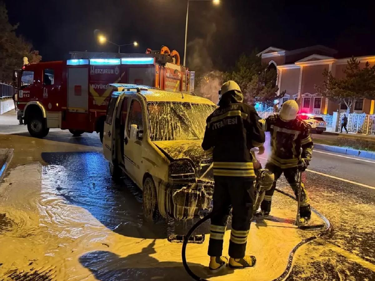 Erzurum’da Araç Yangını: Hasar Oluştu