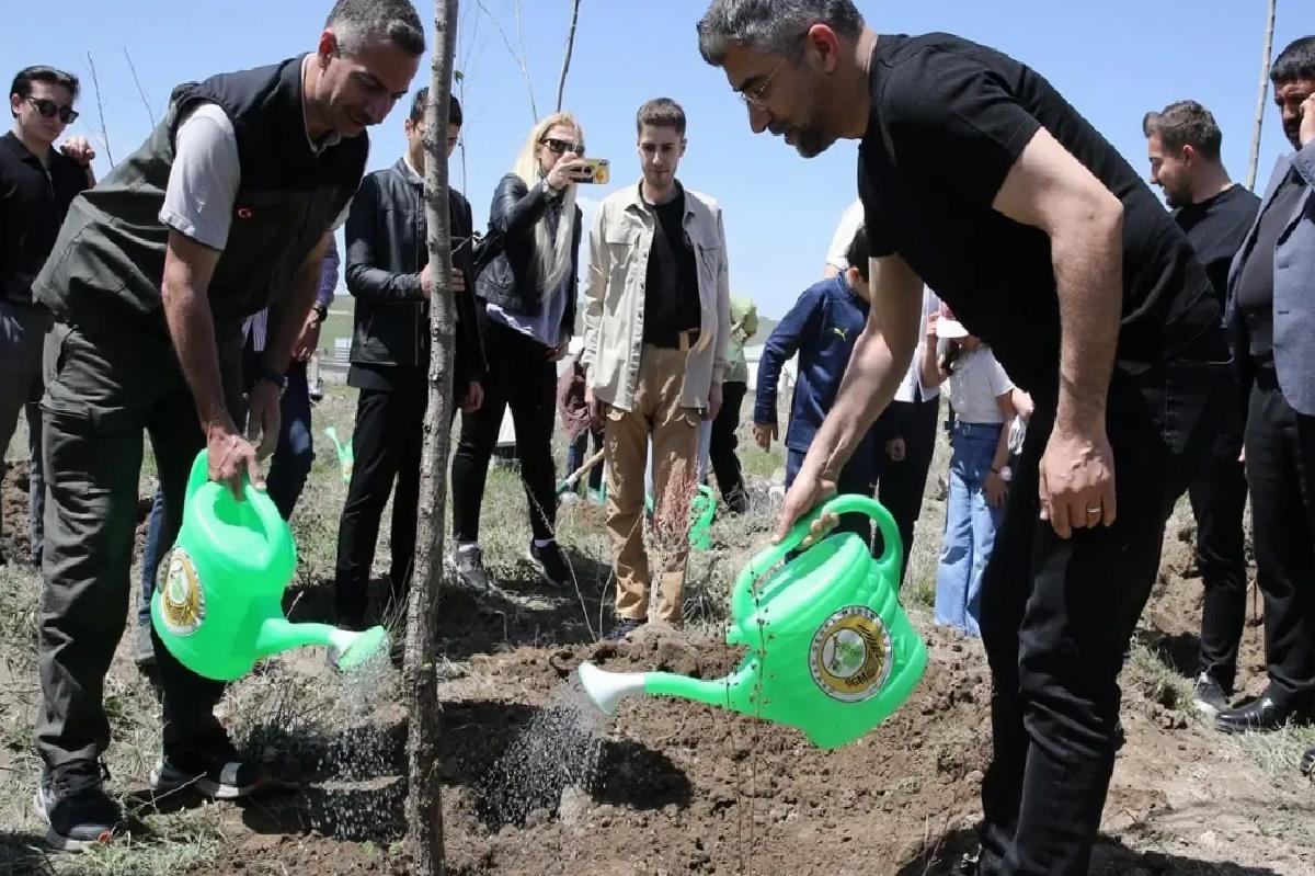 Erzurum’da Eş Zamanlı Fidan Dikimi