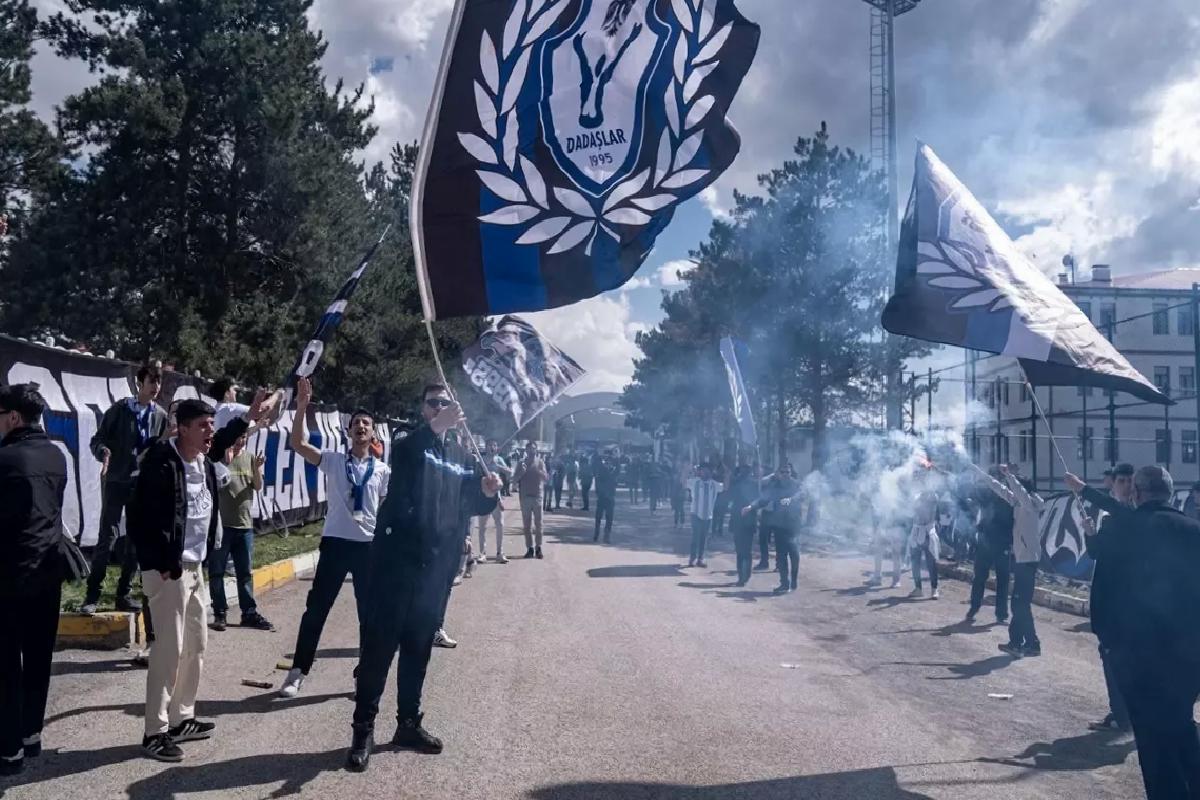 Erzurumspor Taraftarı Takımını Uğurladı