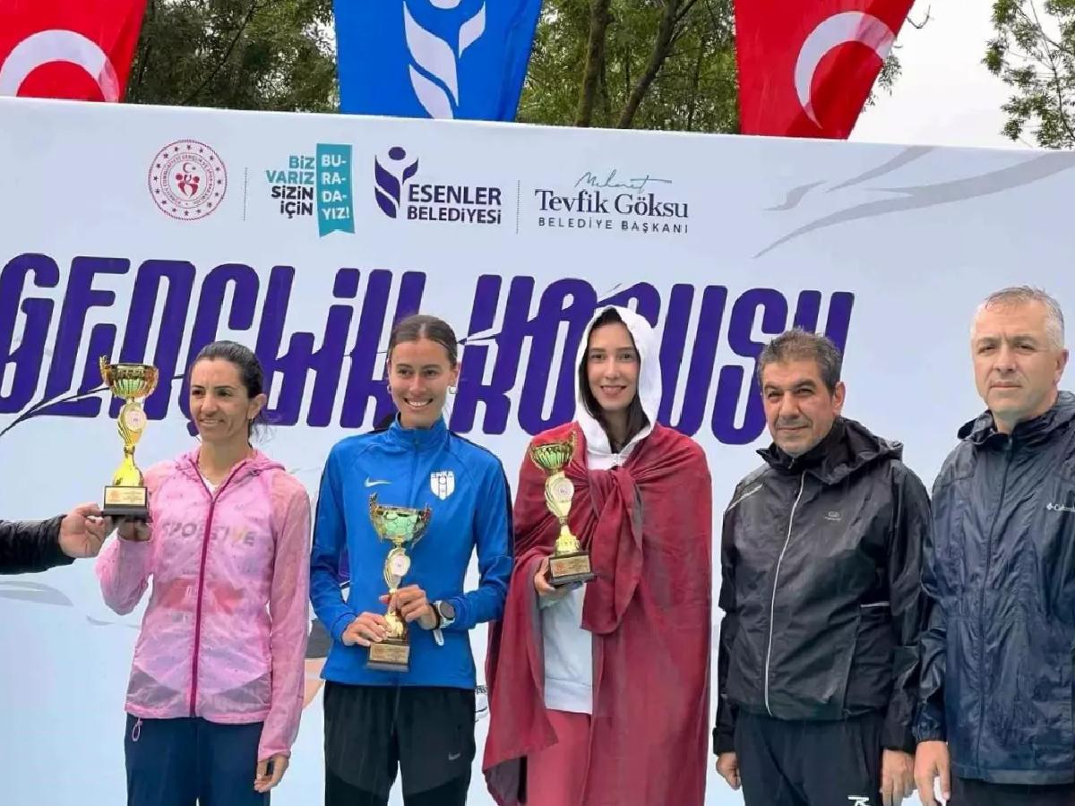 Esenler’de 19 Mayıs Gençlik Koşusu Gerçekleştirildi