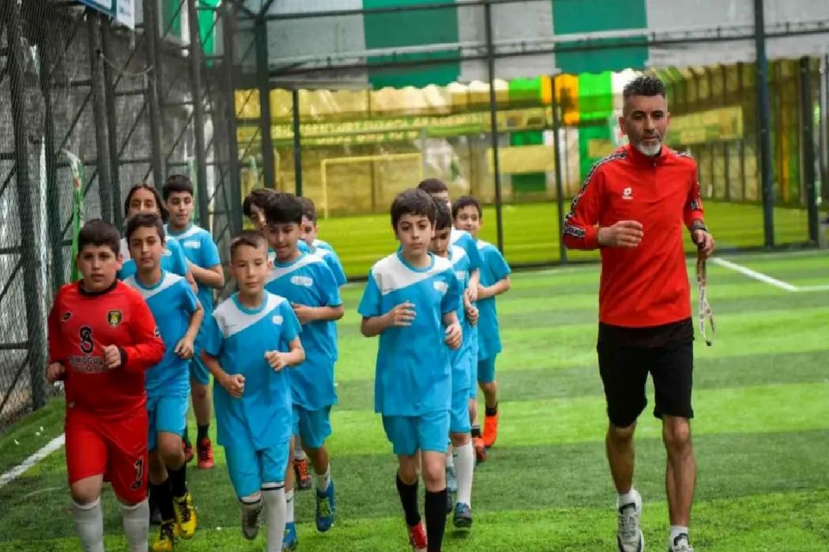 Esenyurt’ta Futbol Kursları ile Çocuklar Geleceğe Hazırlanıyor