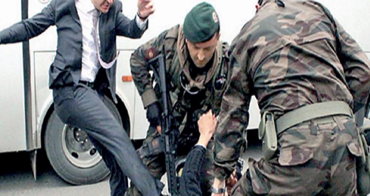 Eşi bile ödüllendirildi
