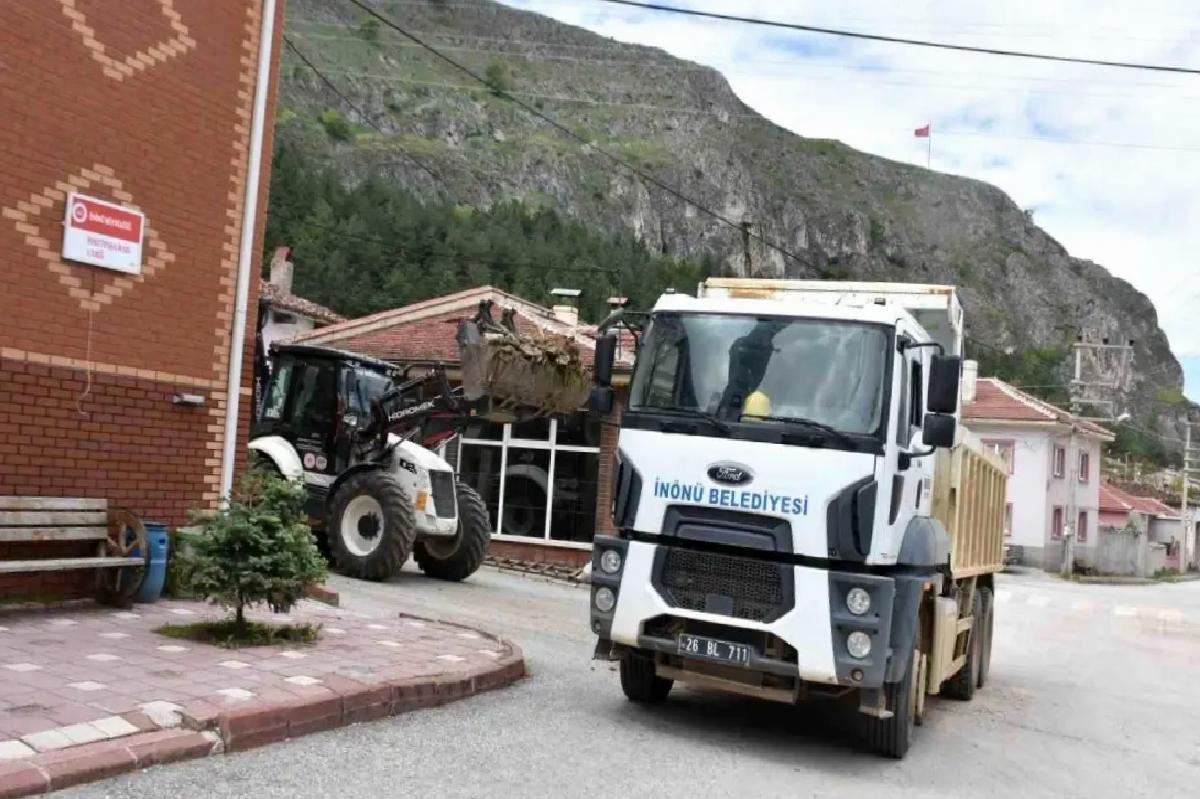 Eskişehir İnönü’de Metruk Binalar Yıkılıyor