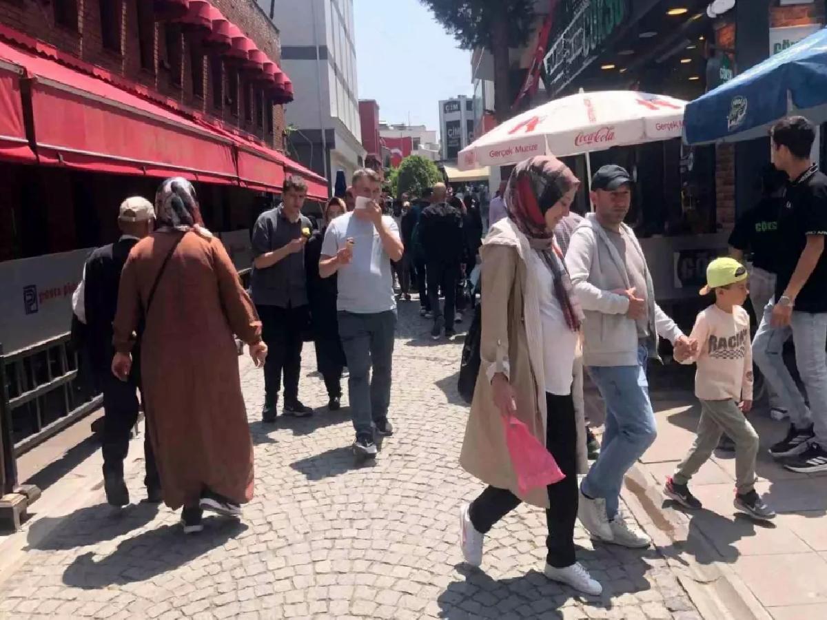 Eskişehir’de Güneşli Hava Kalabalık Yarattı