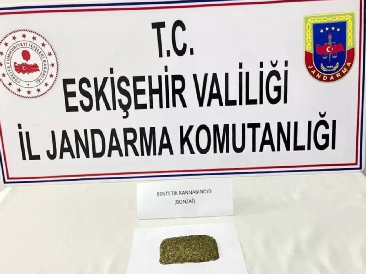 Eskişehir’de Uyuşturucu Taşınırken Yakalandı
