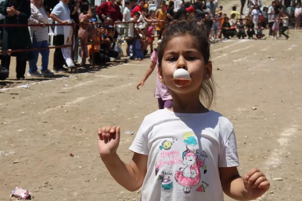 Eskiyörük’te Çocuk Oyunları ve Uçurtma Şenliği Düzenlendi