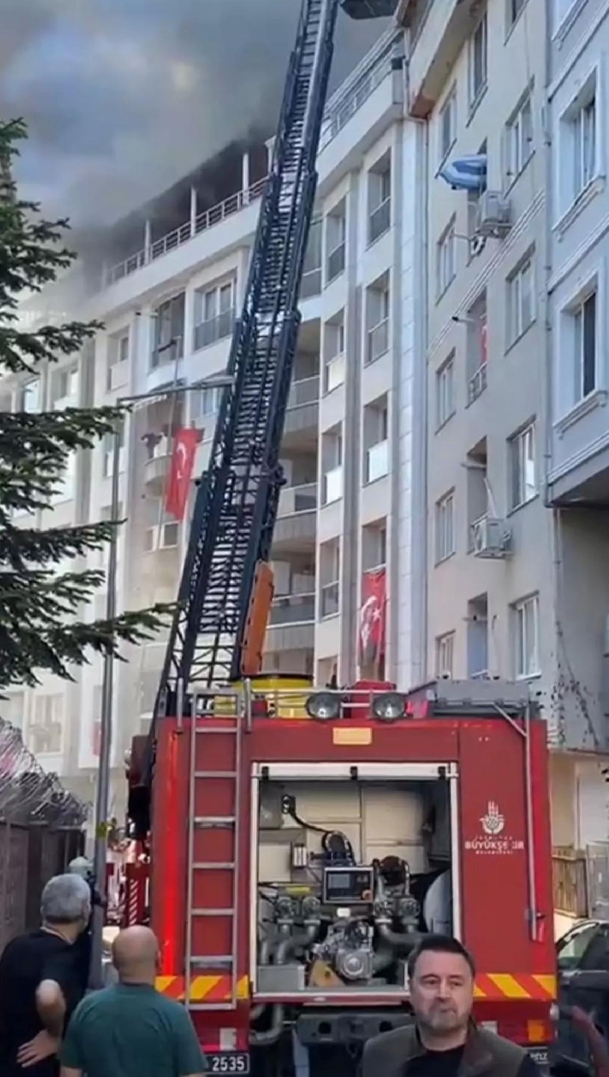 Eyüpsultan’da 7 Katlı Binada Yangın