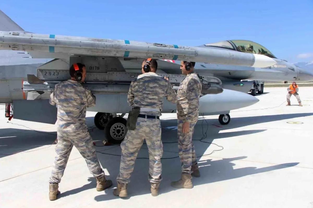 F-16’lar 15 Dakikada Yeniden Uçuşa Hazır