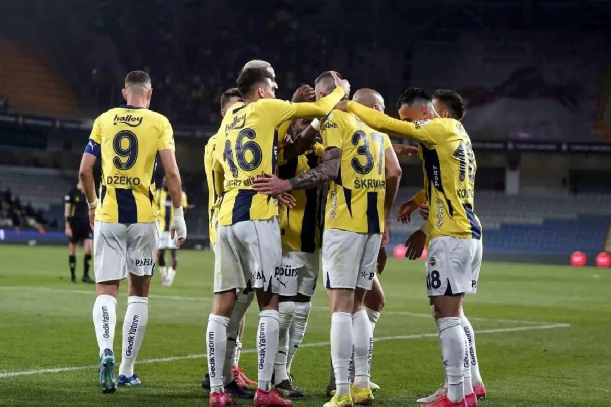 Fenerbahçe, Başakşehir’i 4-1 Yendi