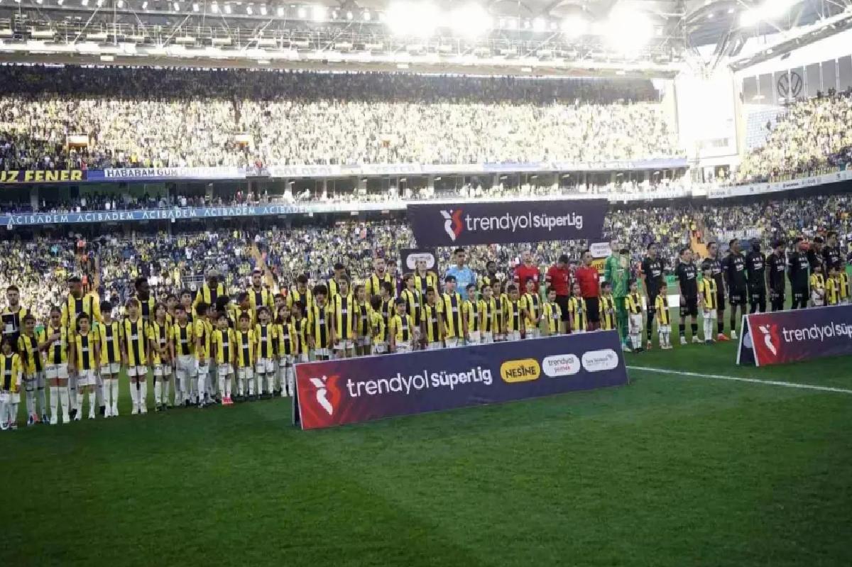 Fenerbahçe – Beşiktaş Derbisi Başladı