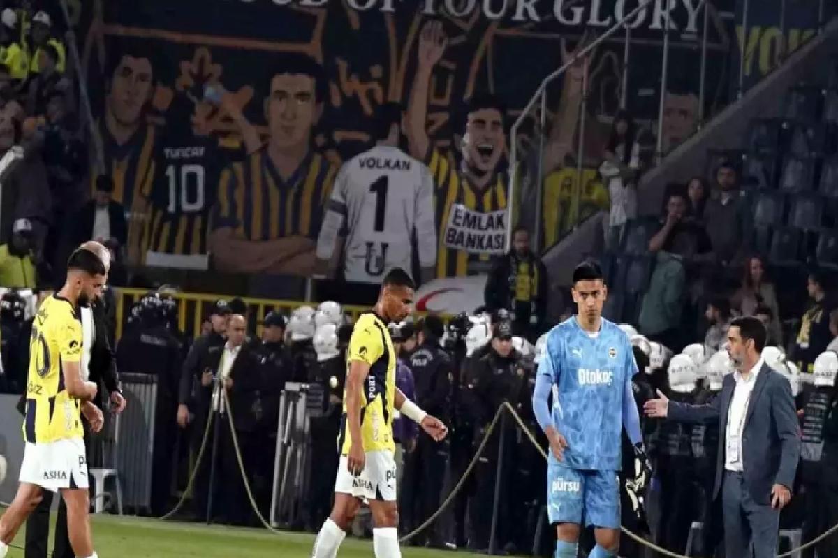 Fenerbahçe, Beşiktaş’a 1-0 Kaybetti