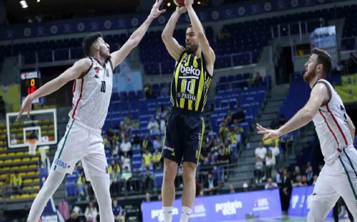 Fenerbahçe, Karşıyaka’yı Yendi