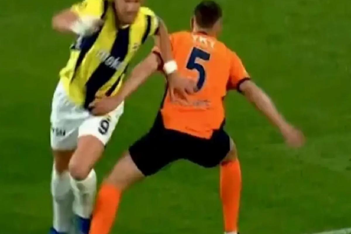 Fenerbahçe penaltı bekledi ancak hakem ‘devam’ dedi