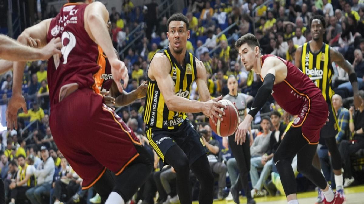 Fenerbahçe’den Galatasaray’a 24 sayı fark