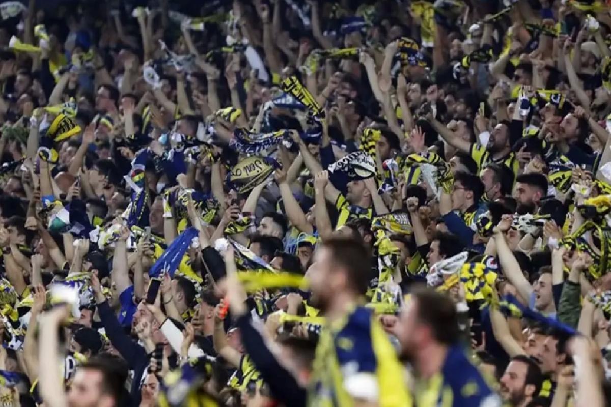 Fenerbahçeli yıldızın eşinden transfer açıklaması gibi hamle