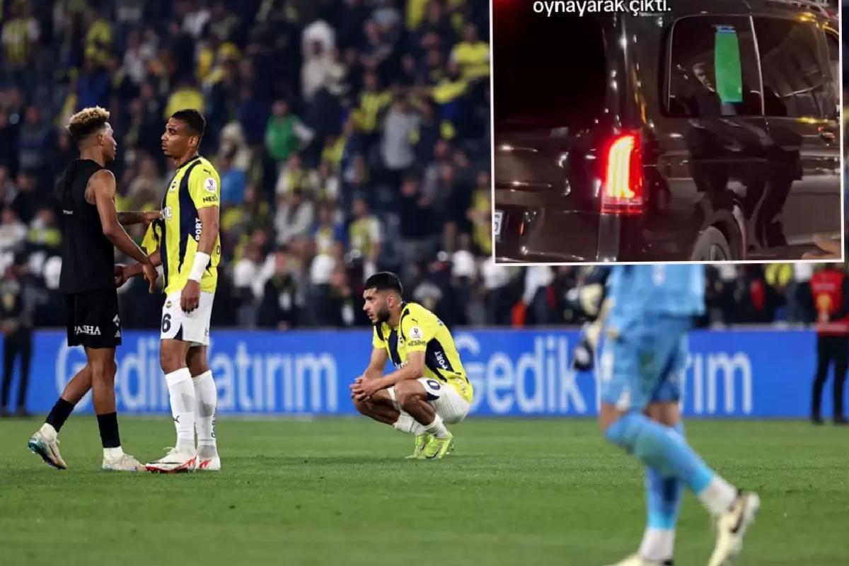 Fenerbahçe’nin yıldızı Beşiktaş derbisinin ardından stadyumdan oyun oynayarak ayrıldı