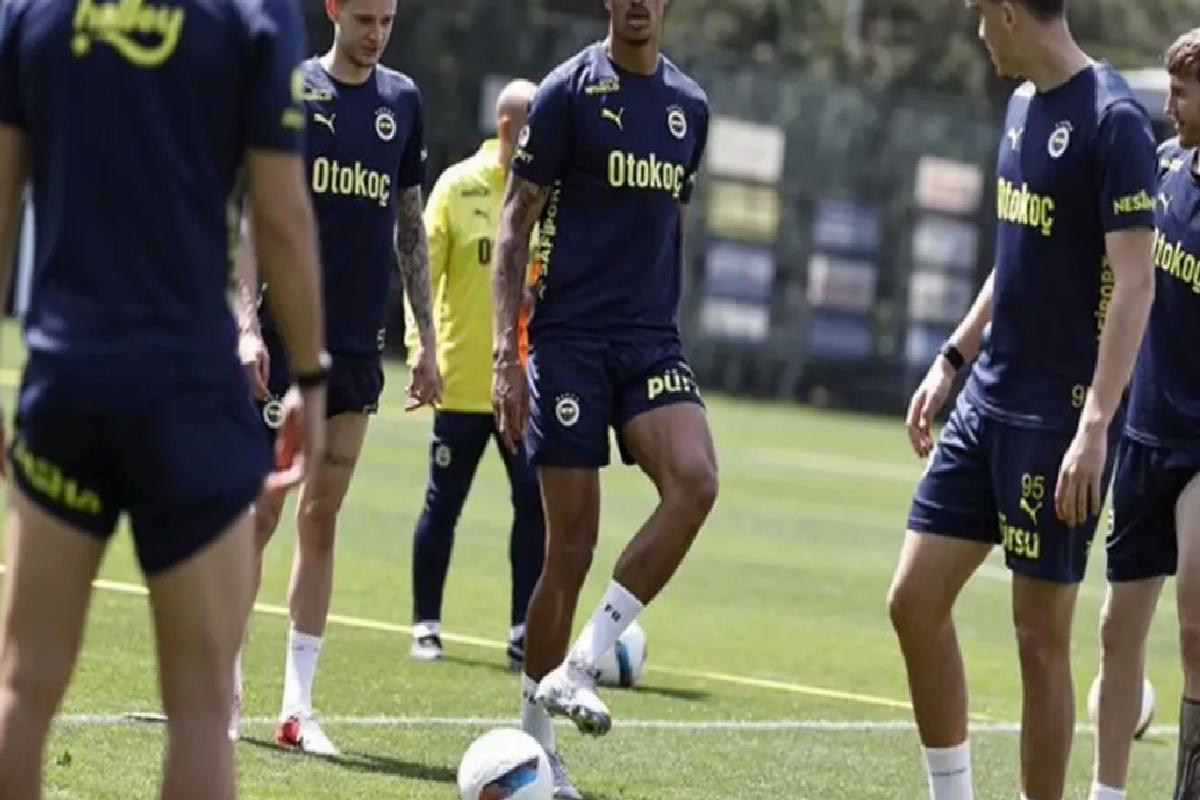 Fenerbahçe’ye müjdeli haber! Takıma geri döndü