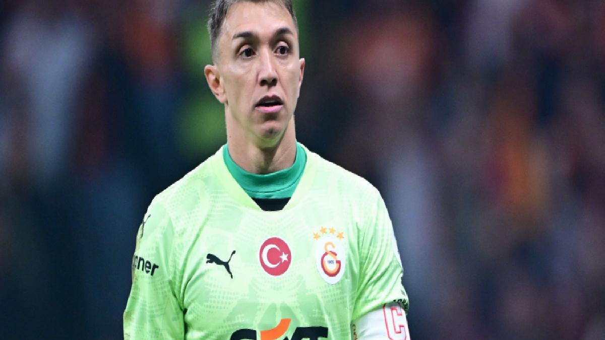 Fernando Muslera ülkesine dönüyor
