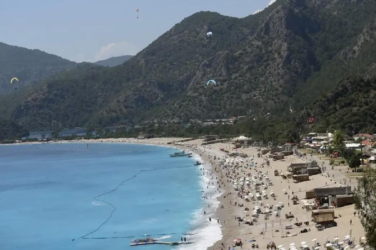 Fethiye ve Marmaris’te Sıcak Hava Yoğunluk Yarattı