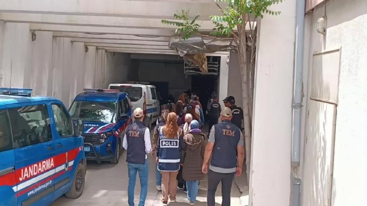 FETÖ Operasyonu: 225 Gözaltı, 77 Tutuklama
