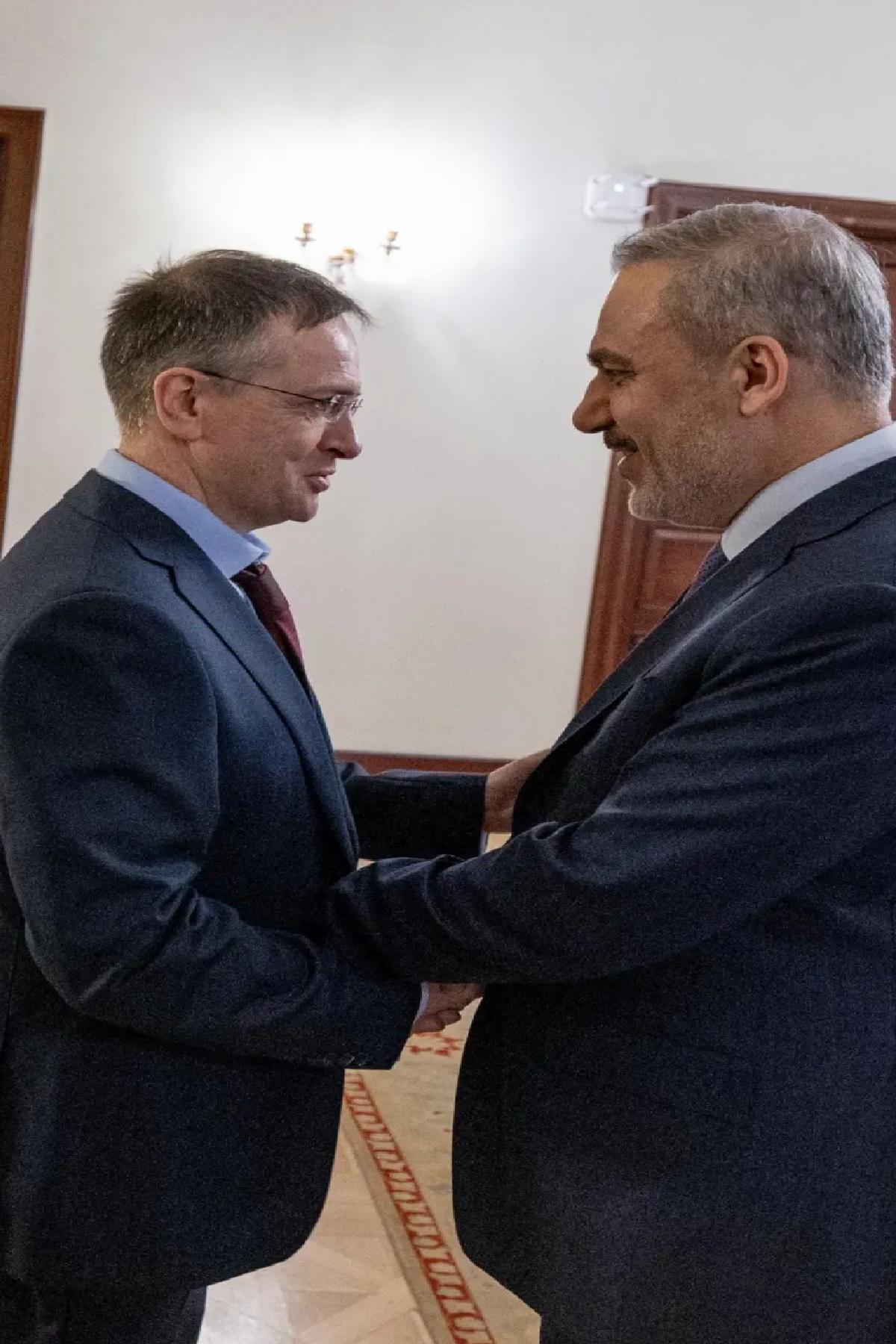 Fidan, Rus Heyet ile Görüşmeye Başladı