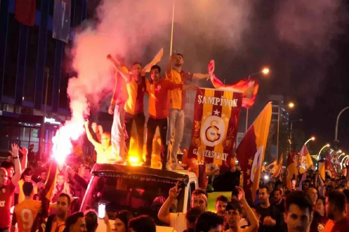 Galatasaray 25. Şampiyonluğunu Kutladı