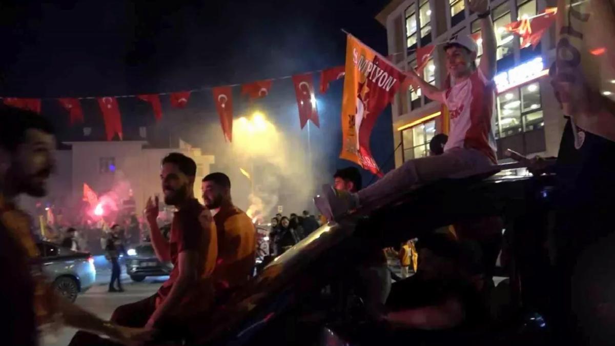 Galatasaray 25. Şampiyonluğunu Yalova’da Kutladı