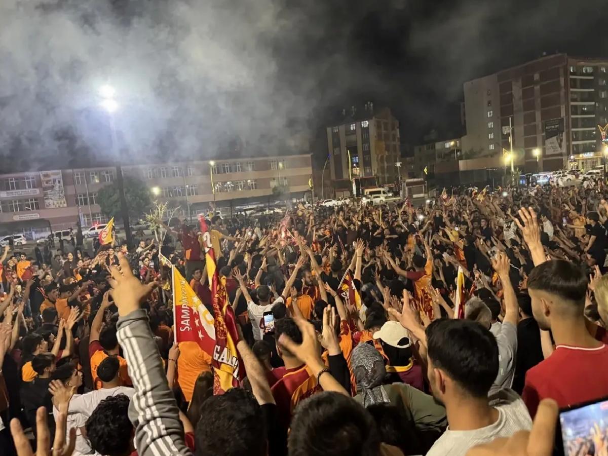 Galatasaray Şampiyonluğunu Coşkuyla Kutladı