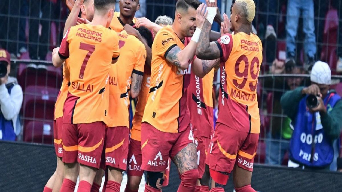 Galatasaray, Süper Lig’de sahasındaki yenilmezliğini sürdürdü