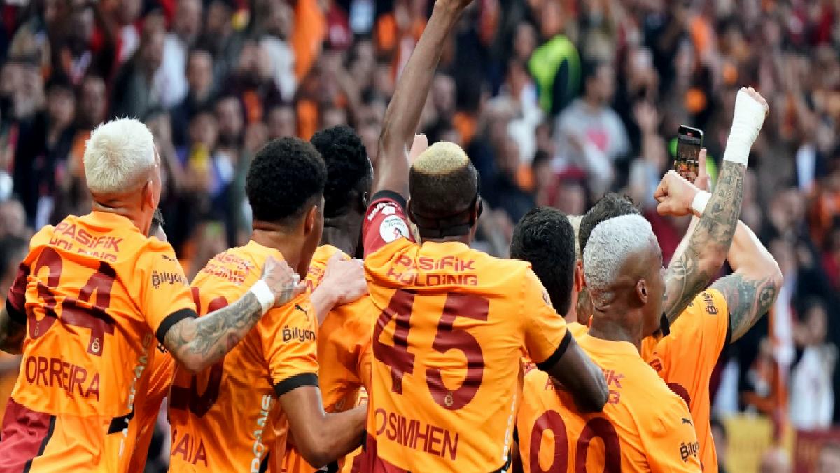 Galatasaray yalnızca 2 hafta lider olamadı