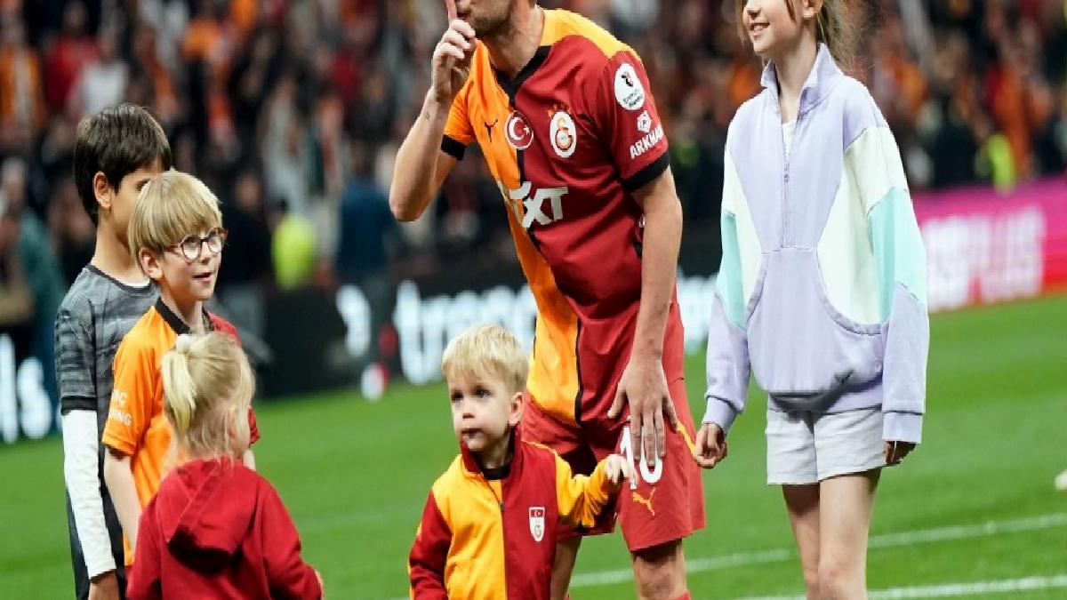 Galatasaray’da maç sonu 3’lüsü Dries Mertens ve Fernando Muslera’dan