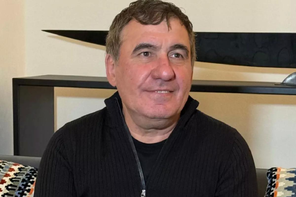 Galatasaray’ın efsanesi Hagi, Okan Buruk’u öve öve bitiremedi: Altın ekibin bir parçası