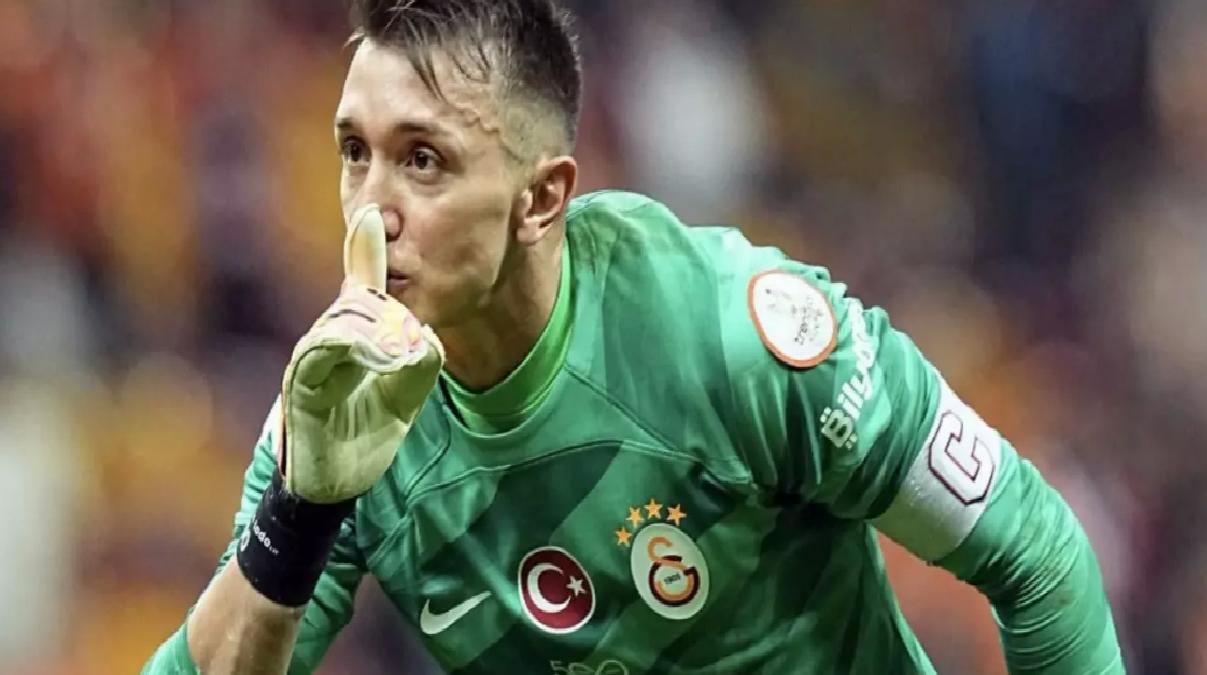 Galatasaray’ın Efsanesi Muslera, 19 Kupayla Tarihe Geçti