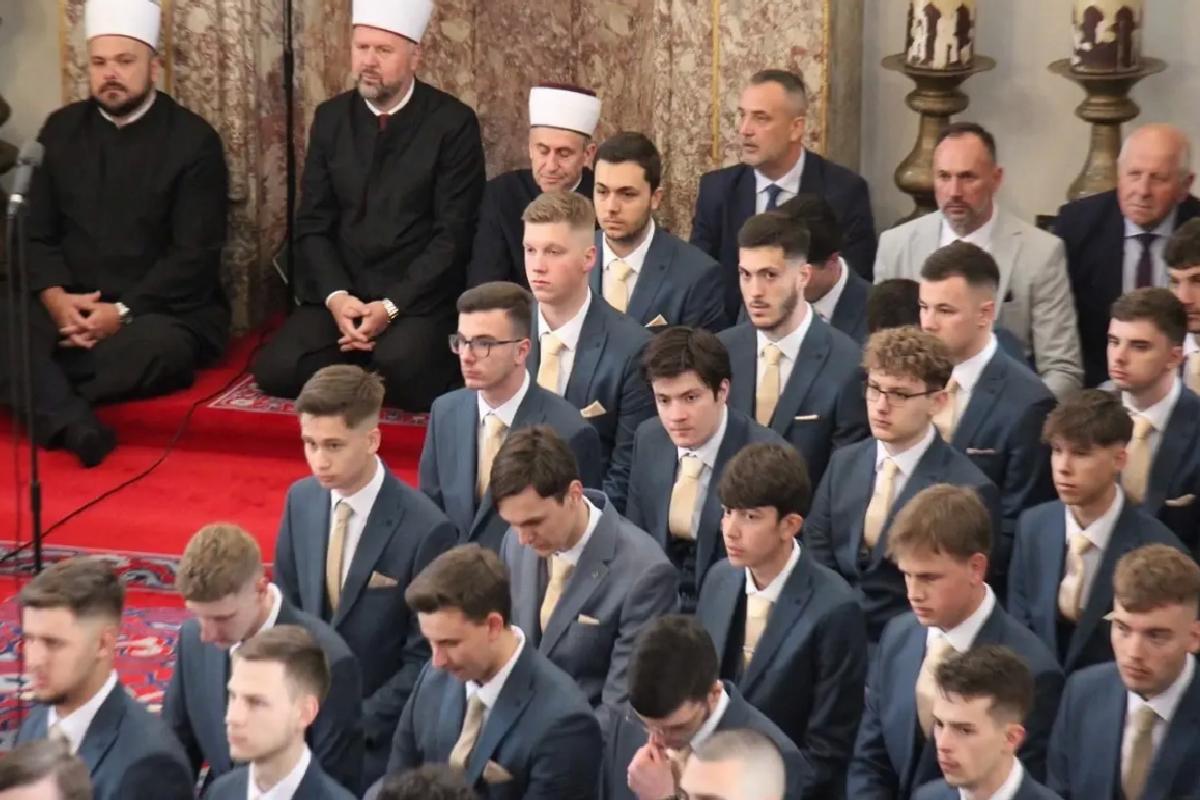 Gazi Hüsrev Bey Medresesi 475. Dönem Mezunlarını Verdi