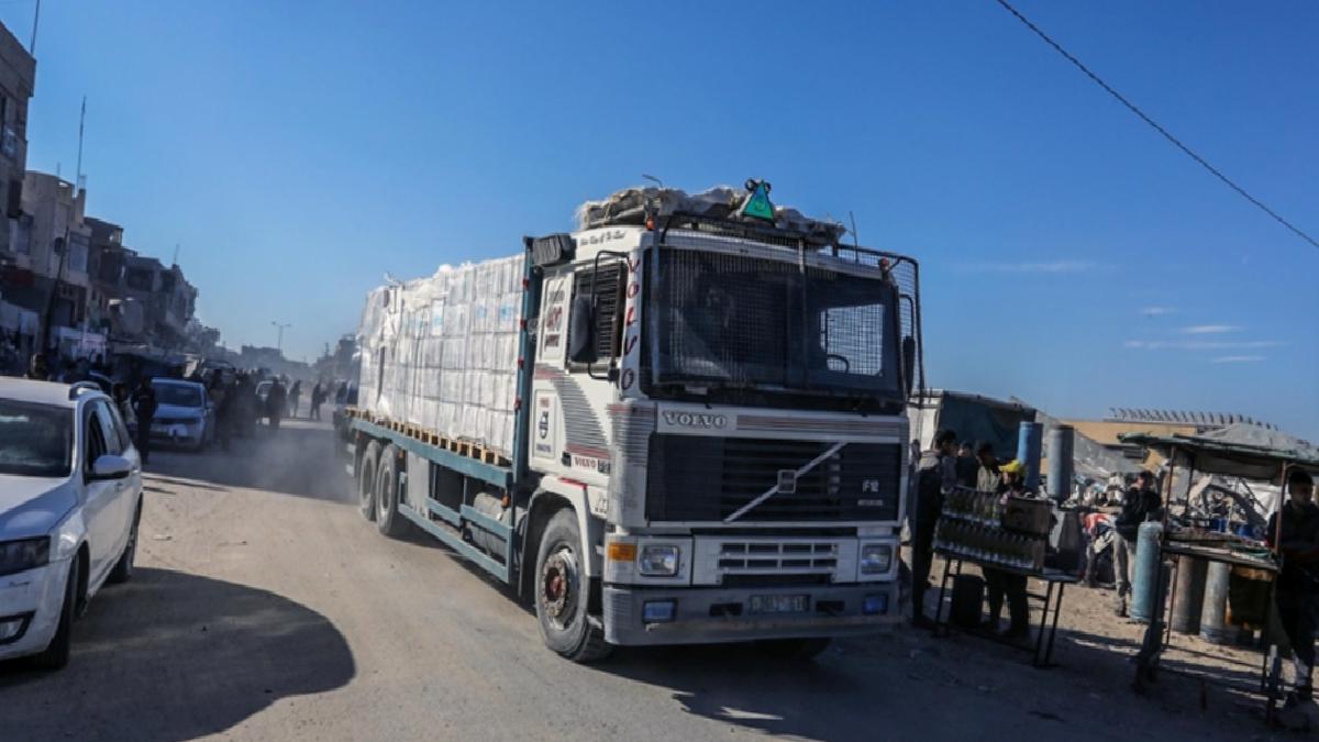 Gazze’ye 100 yardım tırı girdi