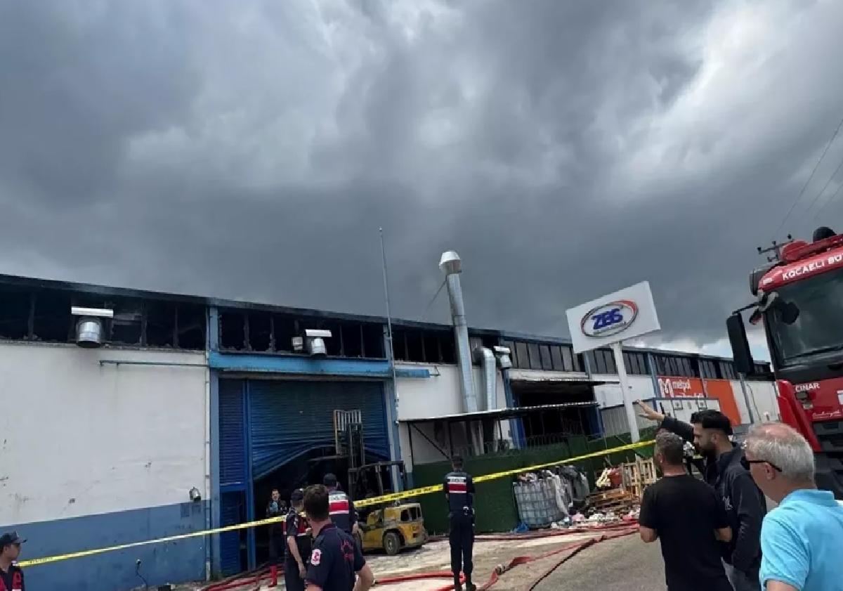Gebze’de Boya Fabrikasında Yangın Çıktı
