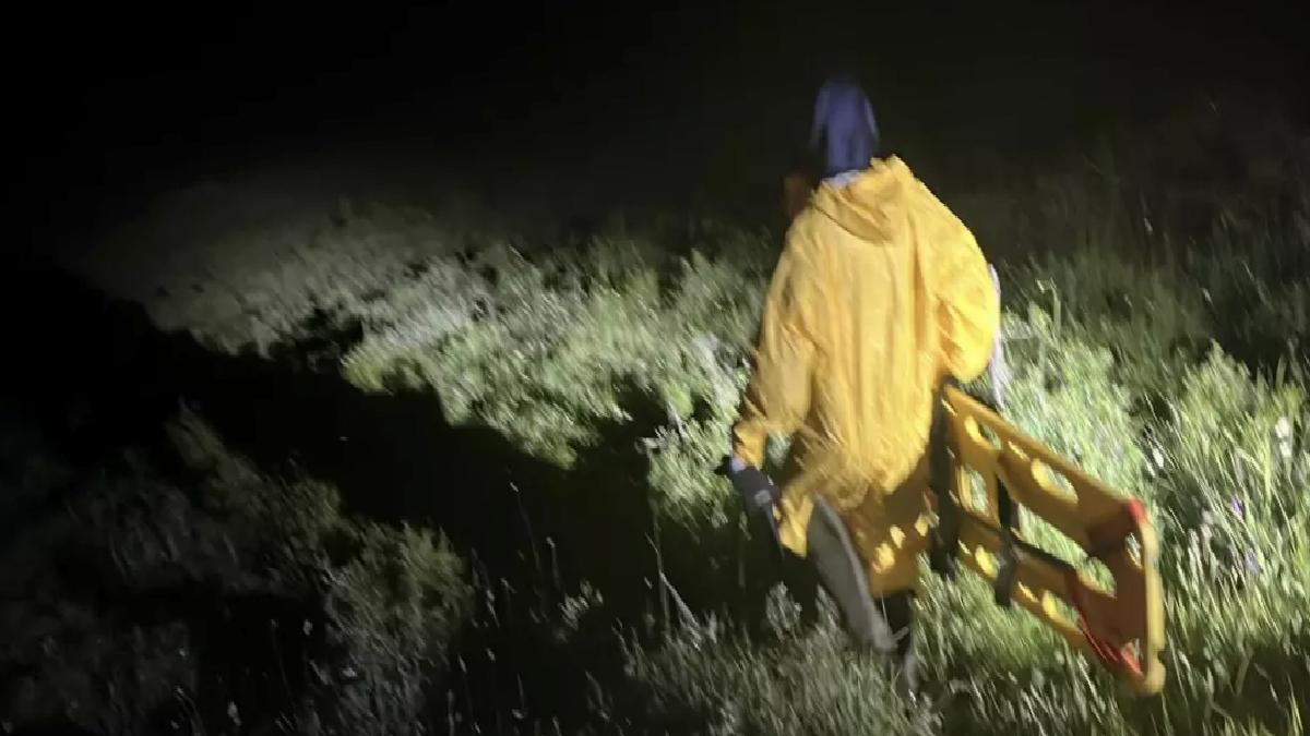 Gebze’de Kuyuya Mahsur Kalan İki Kişi Kurtarılmaya Çalışılıyor