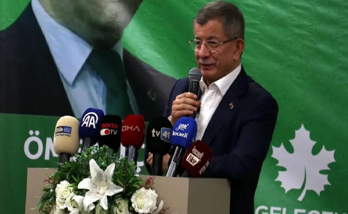 Gelecek Partisi Genel Başkanı Davutoğlu, Kocaeli’de Anneler Günü programına katıldı