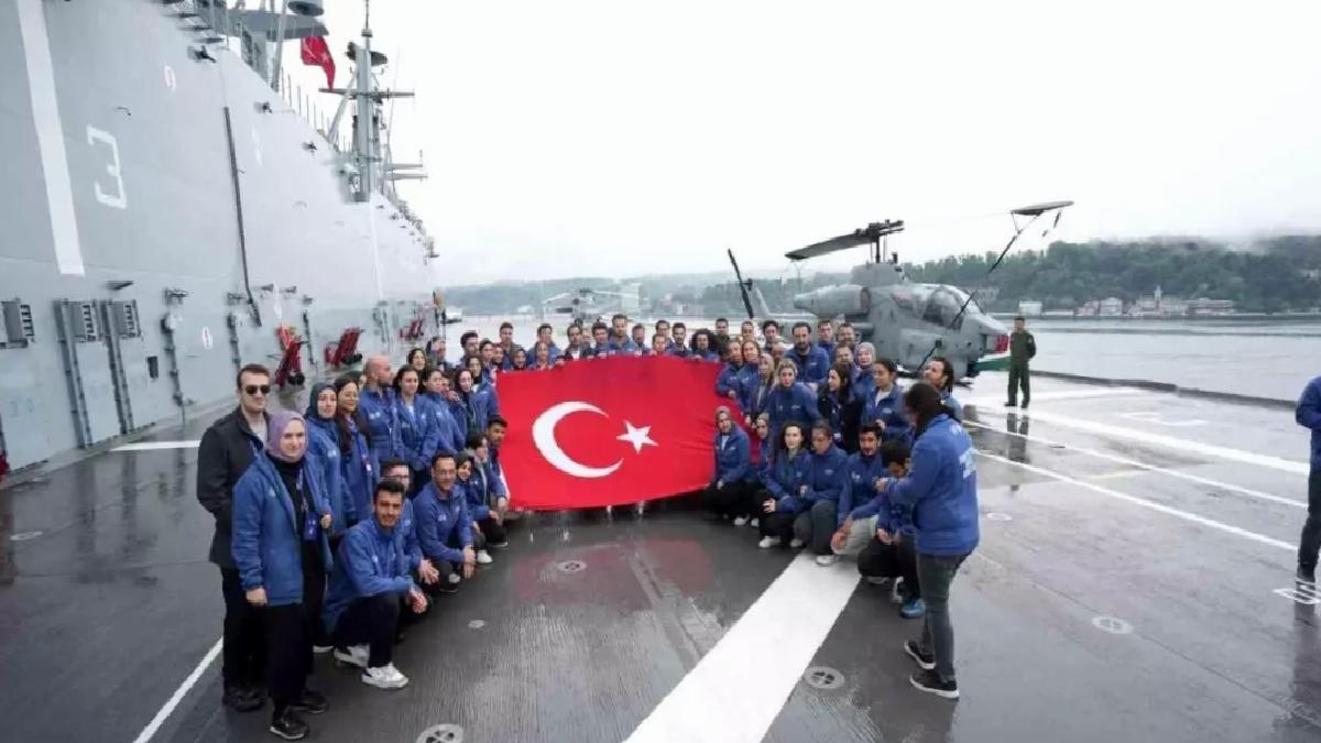 Gençlerden TCG Anadolu ile Tarihi Yolculuk