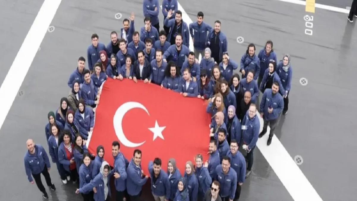 Gençlerin TCG Anadolu gemisiyle yolculuk mutluluğu
