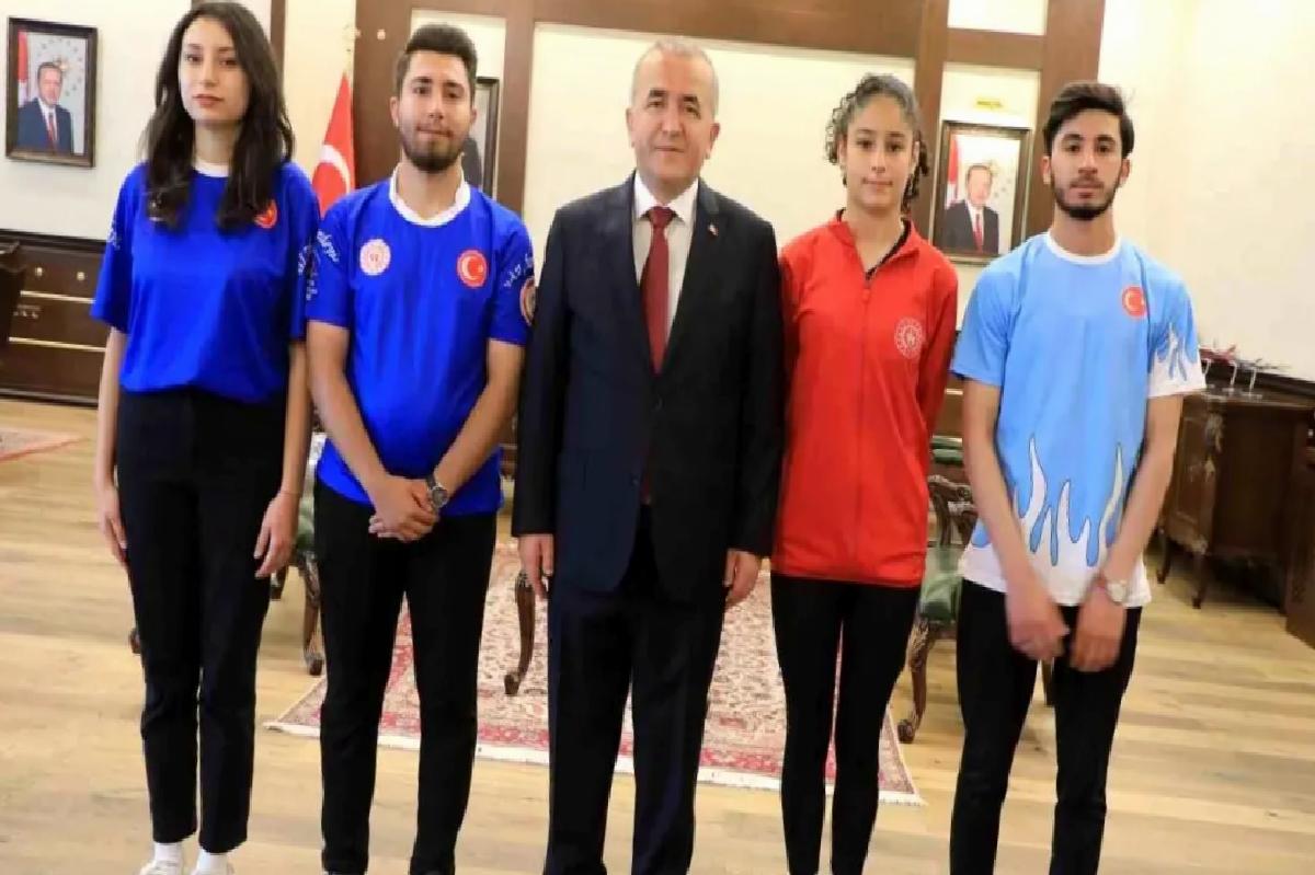 Gençlerle Bayram Sohbeti