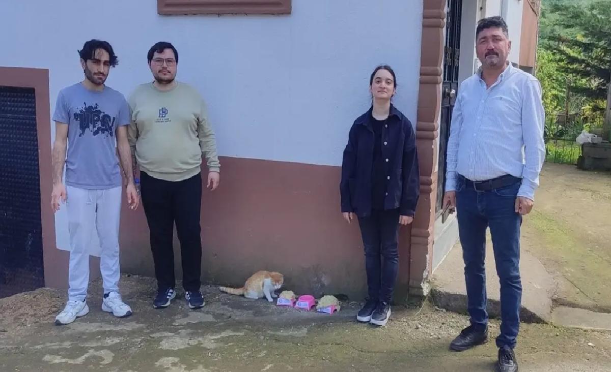 Giresun’da Öğrenciler Kedilere Mama Hazırladı