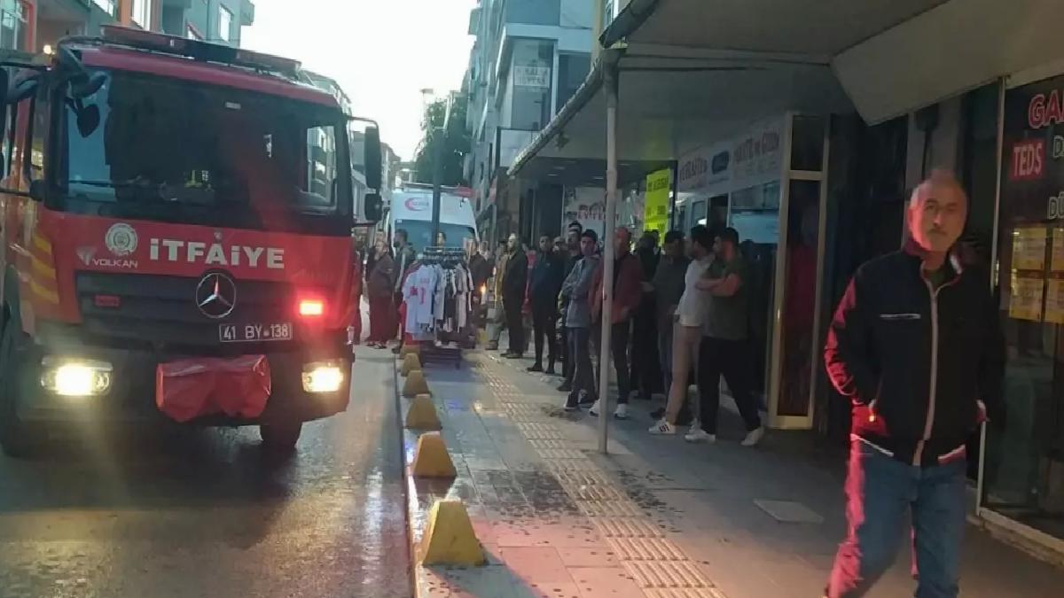 Gölcük’te Apartman Yangını: Anne ve Çocuk Dumandan Etkilendi
