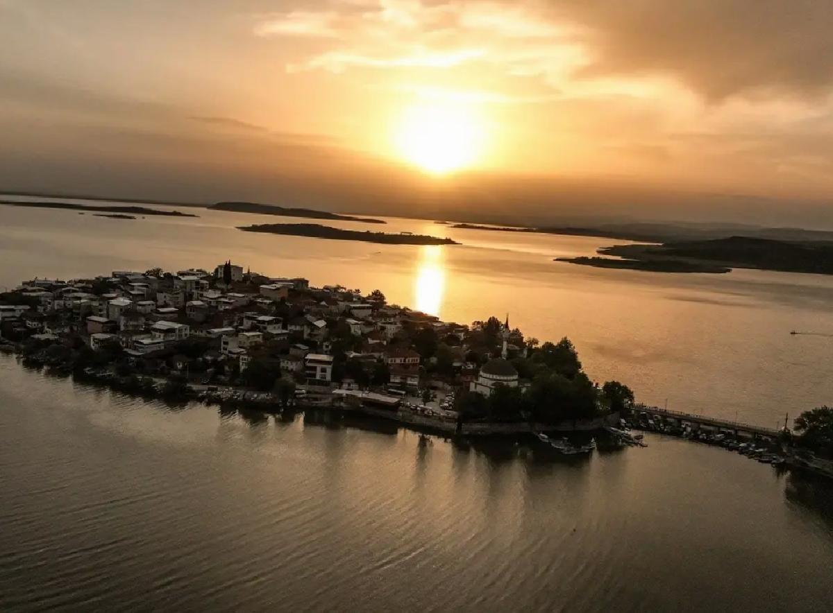 Gölyazı’nın Eşsiz Gün Batımı Drone ile Görüntülendi